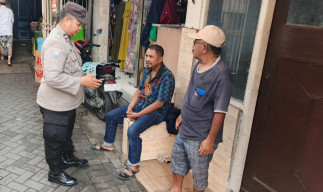 Bhabinkamtibmas Pegirian Polsek Semampir Ajak Warga Waspada Penipuan dan Bahaya Kebakaran