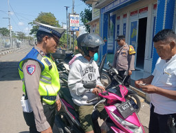 Operasi Gabungan di Pos Suramadu, Polres Pelabuhan Tanjung Perak Lakukan Pemeriksaan Ranmor Antisipasi 3C