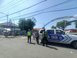 Patroli Harkamtibmas Polsek Semampir Perkuat Keamanan di Terminal Wisata Religi Sunan Ampel