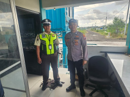 Polsek Asemrowo Perkuat Pengamanan Objek Vital melalui Patroli di Gudang PLN Tambak Langon