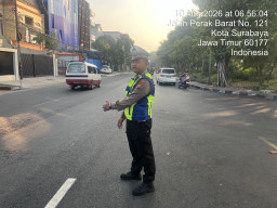 Satlantas Polres Pelabuhan Tanjung Perak Intensifkan Patroli dan Pengaturan Lalu Lintas, Antisipasi Pelanggaran serta Kemacetan
