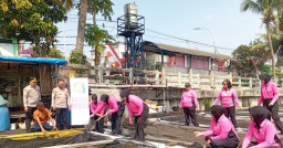 Polsek Krembangan Dorong Ketahanan Pangan Lewat Budidaya Ikan Lele.