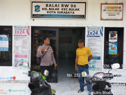Bhabinkamtibmas Bulak Sambang Balai RW 06, Ajak Warga Jaga Kerukunan dan Manfaatkan Layanan 110
