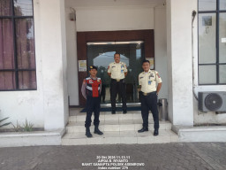 Polsek Asemrowo Patroli Objek Vital Panin Bank Tambak Langon, Antisipasi 3C