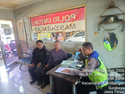 Satlantas Polres Pelabuhan Tanjung Perak Ajak Masyarakat Tertib Berlalu Lintas untuk Cegah Kecelakaan