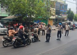 Polsek Kenjeran Bersama UPT PPD Surabaya Timur Gelar Operasi Pajak Kendaraan Bermotor