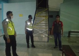 Polsek Semampir Lakukan Patroli Malam di PPK, Pantau Keamanan Logistik Pilwali