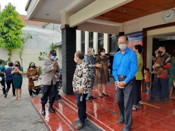 Babinkamtibmas Perak Timur PAM Kebaktian Rutin Minggu Pagi di Gereja Pantekosta Jalan Rajawali