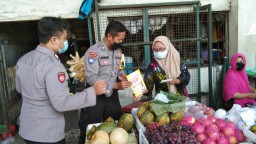 Polres Tanjung Perak Terus Sosialisasikan SPKT Door TO Door Lewat Para Babinkamtibmas