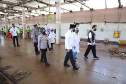 Kapolres Tanjung Perak Dampingi Kunjungan Wagub Jatim di RPH Pegirian