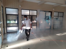 Lakukan Fogging Disinfektan, Polres Tanjung Perak Cegah Penyebaran Covid-19 di Mako
