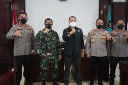 Kapolres Tanjung Perak Hadiri Rakor Serbuan Vaksin di Balai Kota Surabaya