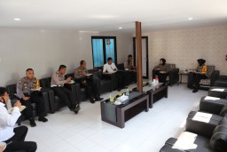 Kapolres Tanjung Perak Pimpin Coffee Morning, Bahas Evaluasi Kerja PJU & Kapolsek Jajaran