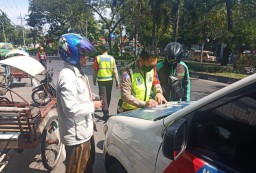 Gelar Operasi Patuh, Polsek Pabean Cantikan Tindak Pelanggar Kasat Mata