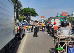 Polsek Krembangan Lakukan Operasi Zebra Semeru & Razia Masker