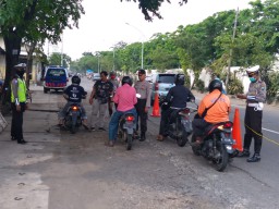 Polsek Asemrowo Gelar Operasi Cipkon Antisipasi Kendaraan Hasil Kejahatan