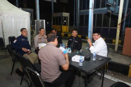 Kapolres Tanjung Perak & Kapolda Jatim Sahur Bareng Satu Meja