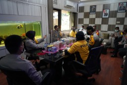 Kapolres Tanjung Perak Pimpin Coffee Morning Bersama Para PJU & Kapolsek Jajaran