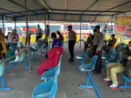 Polres Tanjung Perak Bersama Instansi Gabungan Tetap Laksanakan Penyekatan di Dermaga Ujung