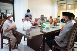 Kapolres Tanjung Perak Lakukan Kunjungan Silaturahmi Ke Takmir & Pengurus Masjid