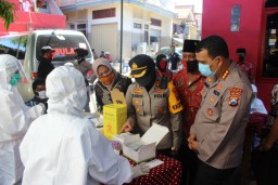 Kapolres Tanjung Perak Bersama Dirpolairud Polda Jatim Sambang Kampung Tangguh Sidotopo Wetan