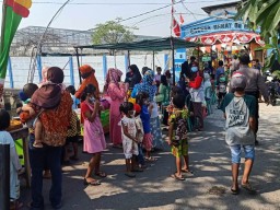 Panit Binmas Polsek Asemrowo Beri Himbauan Pembatalan Rencana Lomba Panjat Pinang