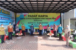 Kapolres Tanjung Perak Ikut Hadiri Pelaksanaan Padat Karya di Kantor Otoritas Pelabuhan Utama Tanjung Perak