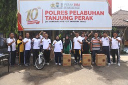 Rayakan HUT Ke 10, Polres Tanjung Perak Gelar Olahraga Pagi & Pengundian Door Prize