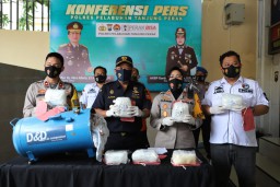 Satreskoba Polres Tanjung Perak Bongkar Penyelundupan Sabu 7 Kilogram Berkedok Pengiriman Kompresor