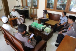 Kapolres Tanjung Perak Sambang Tomas Ali Badri, Ajak Bersama-sama Ciptakan Kondusifitas Selama Ramadhan