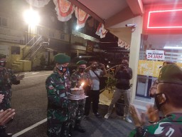 Wakapolres Tanjung Perak Terima Ucapan HUT Bhayangkara Ke-75 Dari Dandim Surabaya Utara Beserta Dandim Surabaya Timur