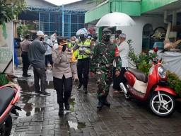 Kapolres Tanjung Perak Bersama Dandim Surabaya Utara Takziah Ke Rumah Duka Almarhum Habibb Abdullah Bin Umar