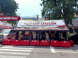 Dapur Umum Polres Tanjung Perak Siapkan Menu Buka Puasa Buat Masyarakat Terdampak Pandemi Covid-19