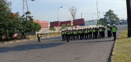 Satbinmas Polres Tanjung Perak Beri Pelatihan Tenaga Satpam