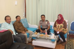 Polres Tanjung Perak Berikan Ucapan Selamat Ulang Tahun Untuk Harian Bangsa