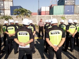 Satbinmas Polres Tanjung Perak Periksa KTA Puluhan Sekuriti PT TPS