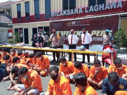Kapolres Tanjung Perak Pimpin Konferensi Pers Hasil Ungkap Kasus Selama 6 Pekan