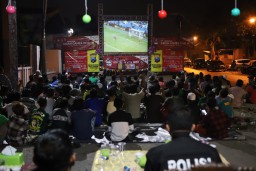 Acara Nobar Polsek Kenjeran Berlangsung Lancar