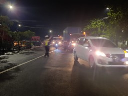 Polsek Krembangan Lakukan Pengaturan Malam, Urai Kepadatan Lalu Lintas