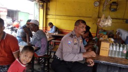 Babinkamtibmas Perak Timur Himbau Warga Tidak Ikut-ikutan Judi Adu Merpati