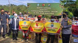 Forkopimda Jatim Berikan Bansos Bagi Korban Bencana Alam & Menyiapkan Rumah Sederhana Bagi Korban Bencana