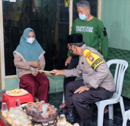 Kapolres Berbagai Wilayah di Jawa Timur Peduli Keluarga Korban KRI Nanggala 402