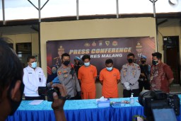 Polres Malang Ringkus 2 Pelaku Pencurian Besi Rel Kereta Api