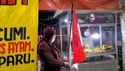 Bendera Merah Putih Dikibarkan di Surabaya, Simbol Semangat Lawan Covid-19