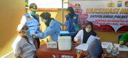 Sat. Polairud Polres Sampang Kawal 2000 Dosis Vaksin Ke Pulau Mandangin Sampang