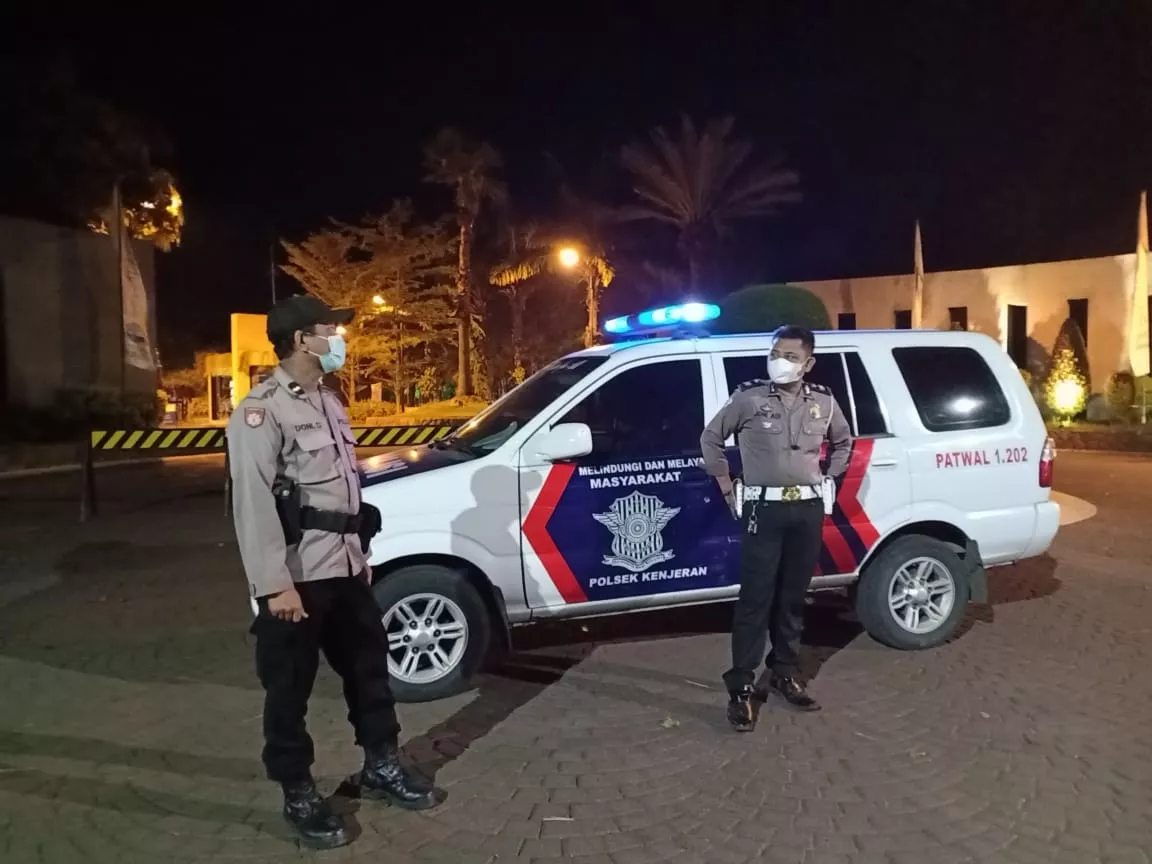 Polsek Kenjeran Gelar Patroli Malam di Pemukiman, Antisipasi Kriminalitas 3C