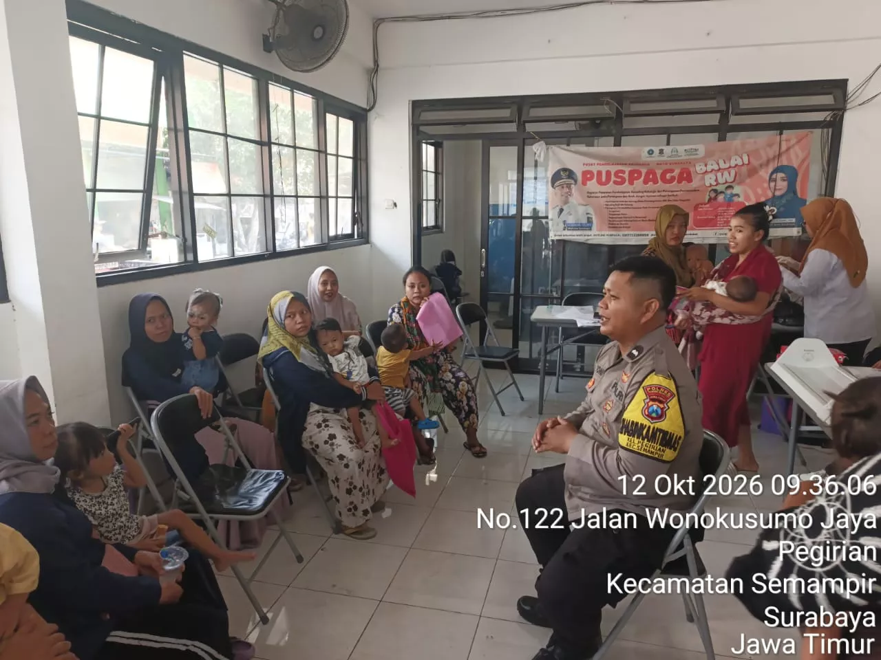 Bhabinkamtibmas Pegirian Berikan Imbauan Waspada Curanmor dan Informasi Perlinsos kepada Warga RW 11